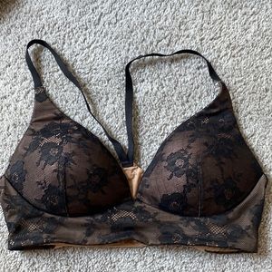 Victoria’s Secret Body by Victoria Lightly Lined Plunge Bra 34C